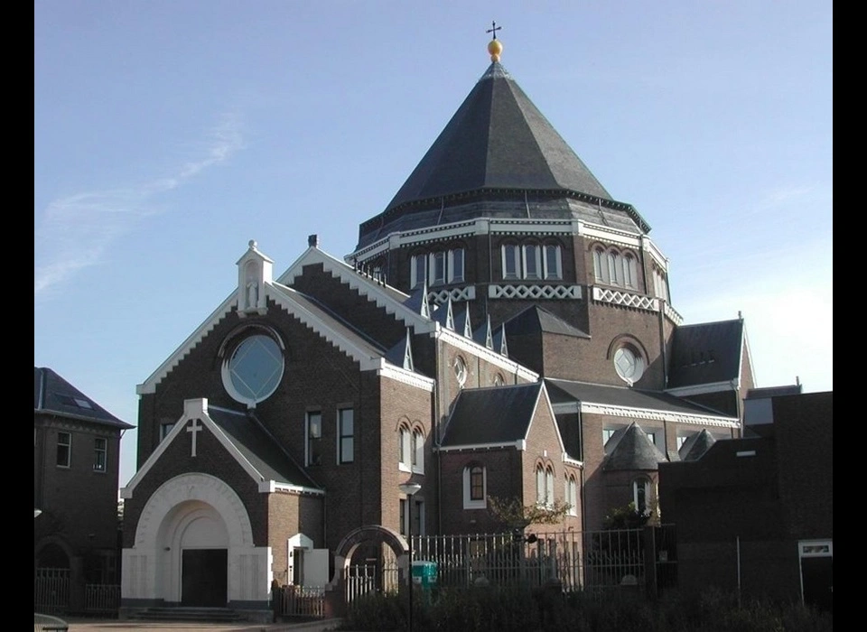 Ambonplein 79 Gerardus Majellakerk
