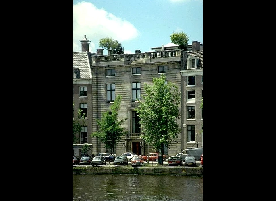 Amstel 216 Huis met de Bloedvlekken (2003)