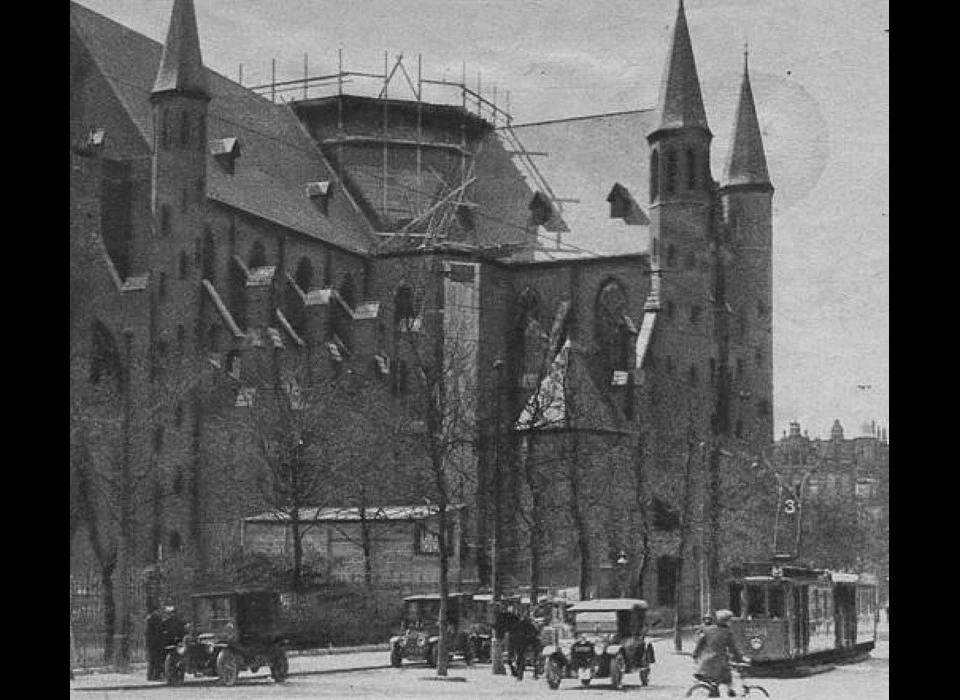 Amsteldijk 36 Bouw van de toren is begonnen (1923)