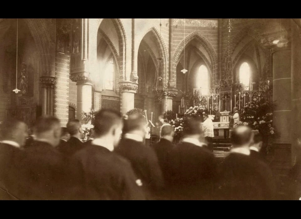 Amsteldijk 36 Sint Willibrordus buiten de Veste Dankdienst 50 jaar Vincentiusscholen (1919)