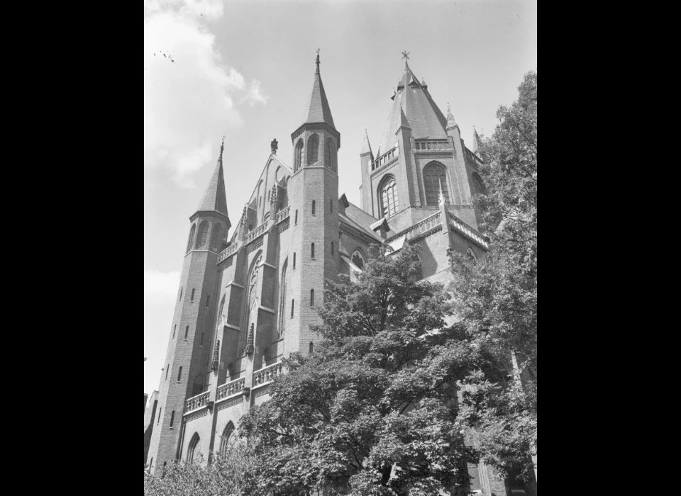 Amsteldijk 36 Sint Willibrorduskerk buiten de Veste (1960c)