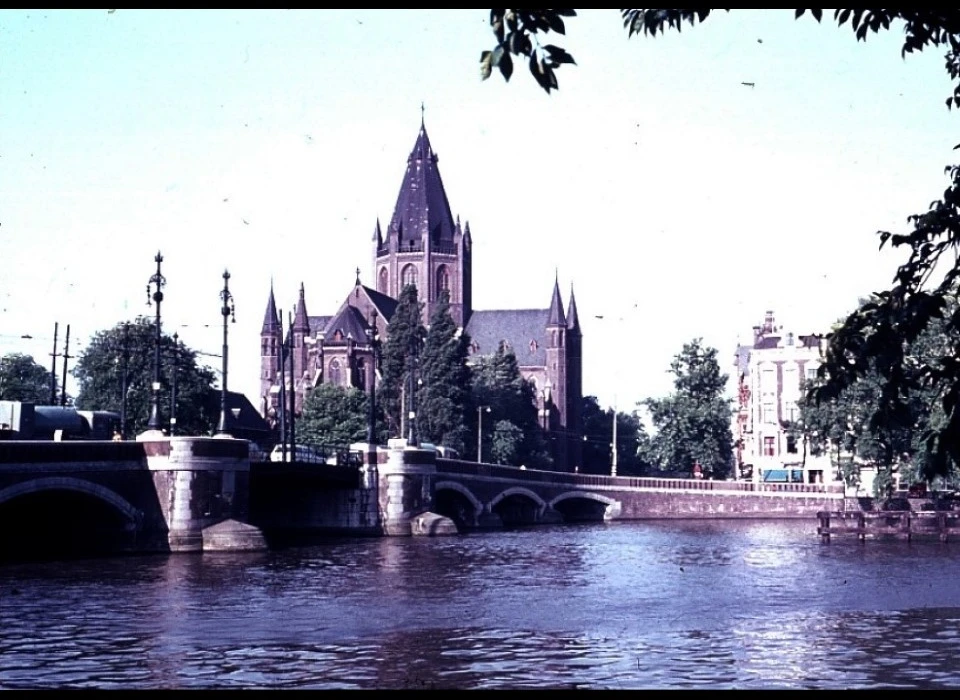 Amsteldijk 36 Sint Willibrorduskerk buiten de Veste (1966)