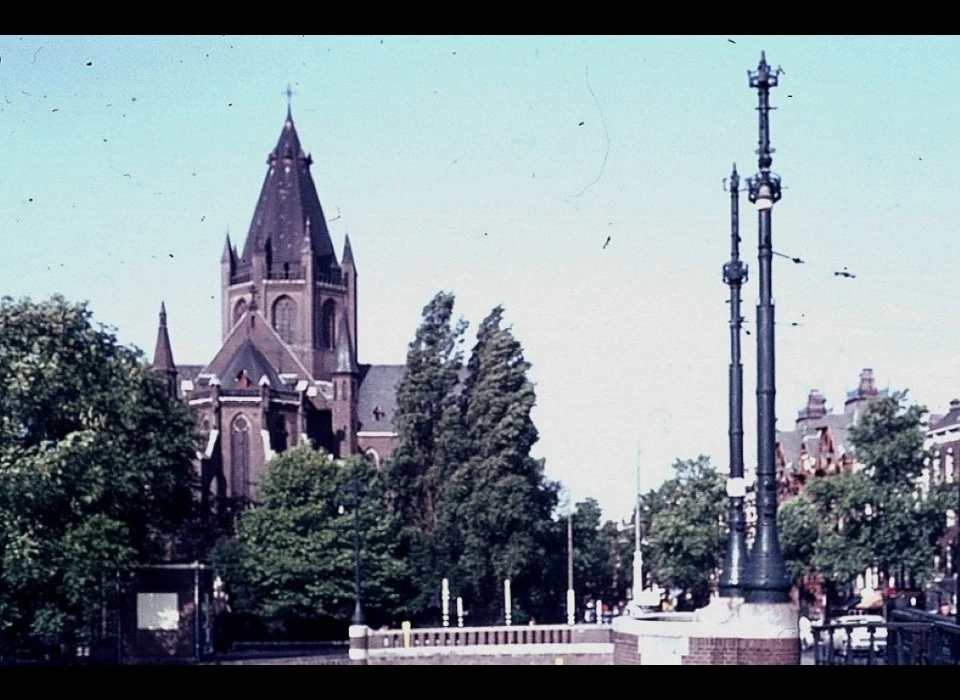 Amsteldijk 36 Sint Willibrorduskerk buiten de Veste (1966)