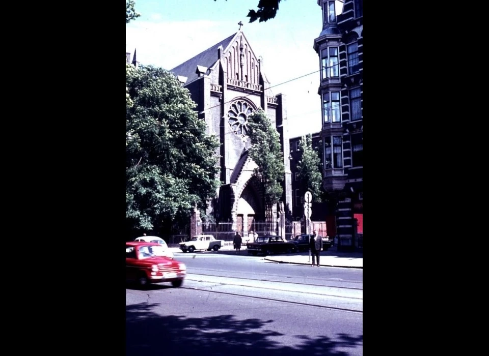 Sint Willibrorduskerk buiten de Veste aan Servaes Noutsstraat (1966)