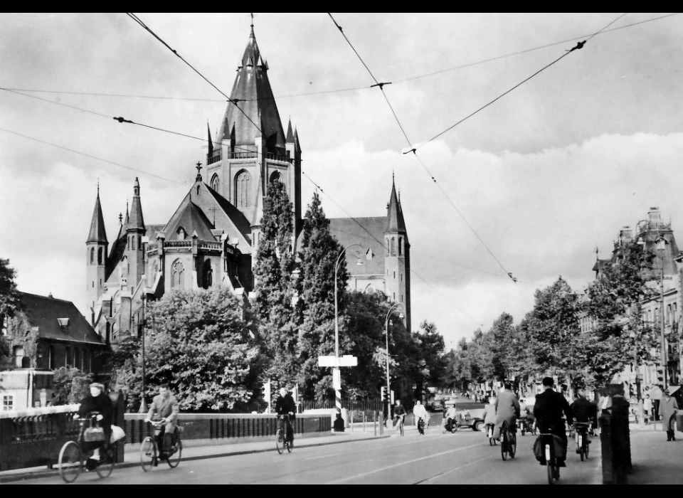 Amsteldijk 36 Sint Willibrorduskerk buiten de Veste (1955c)