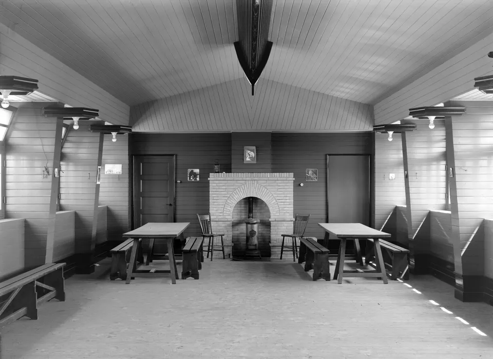 Asterdwarsweg 10 Asterdorp clublokaal op eerste verdieping poortgebouw, ook gebruikt als klaslokaal voor Joodse school nr.15 (1928)
