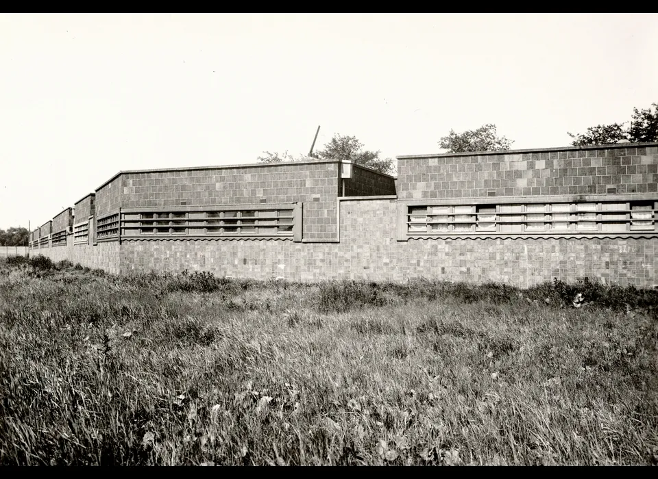 Asterdwarsweg 10 Asterdorp buitenmuur (1939)