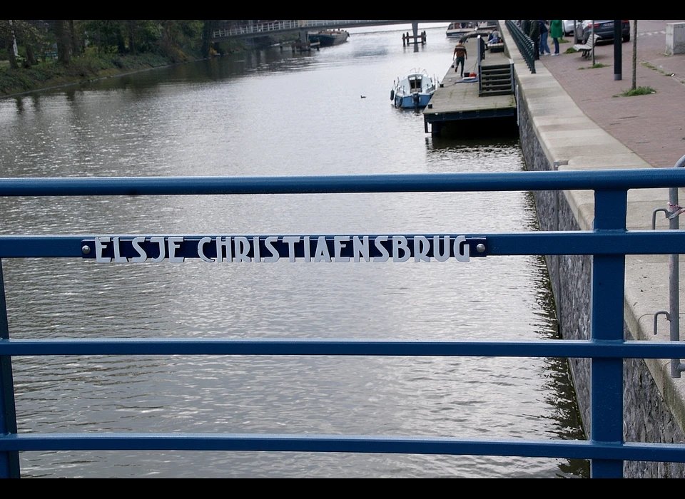 Badhuiskade Elsje Christiaensbrug naamschild (2023)