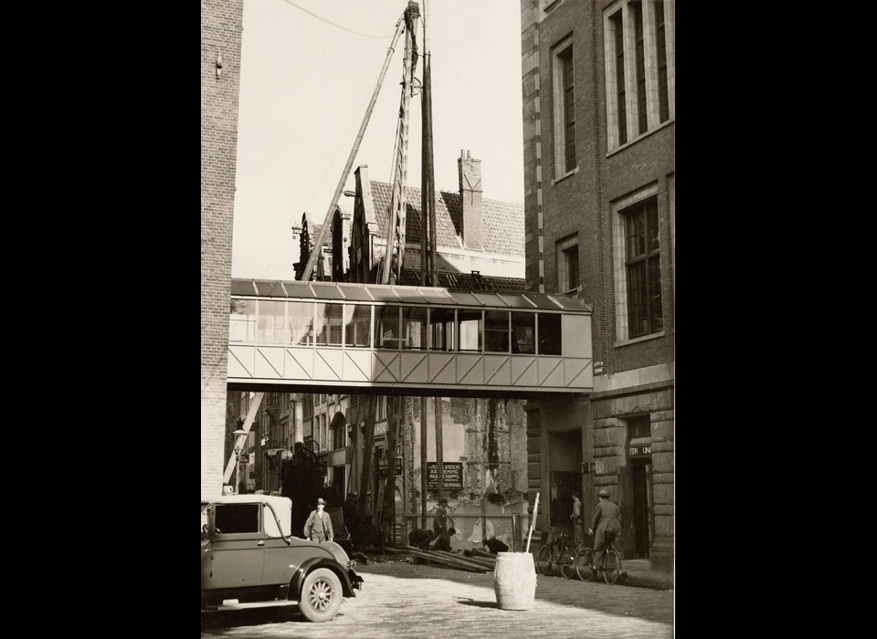 Beursstraat van Beursplein naar Oudebrugsteeg (1927)