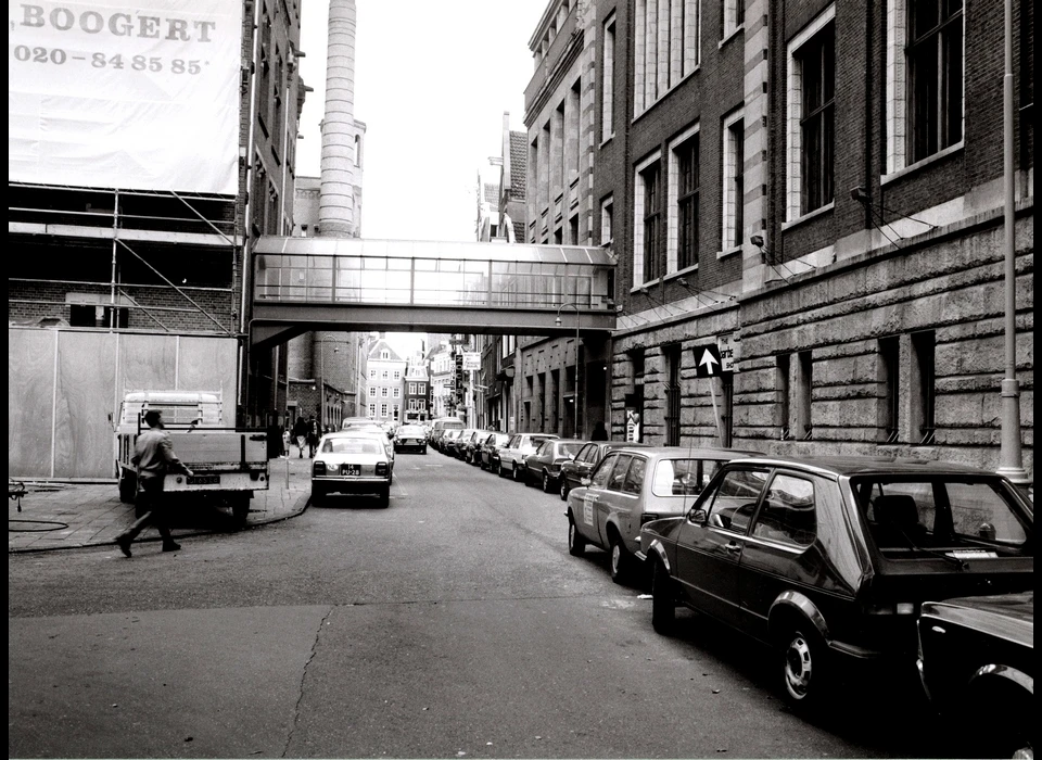 Beursstraat van Beursplein naar Oudebrugsteeg (1981)