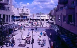 Bijlmerplein, Amsterdamse Poort