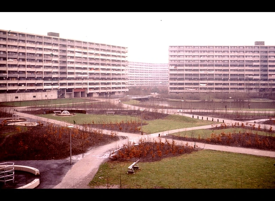 flats D- en F-zone Fleerde Develstein (1977)