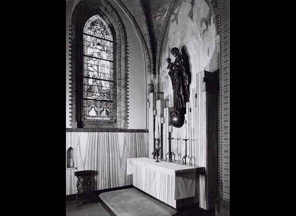 Bilderdijkstraat kerk De Liefde Maria altaar nieuw