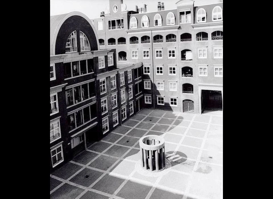 Bilderdijkstraat wooncomplex de Liefde binnenplaats (1993)
