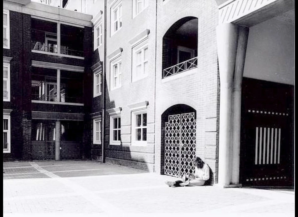 Bilderdijkstraat wooncomplex de Liefde binnenplaats (1993)