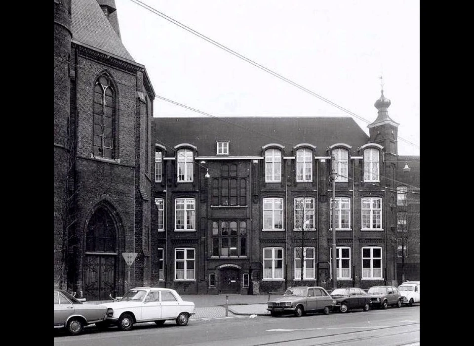 Mariaschool aan de Bilderdijkstraat (1978)
