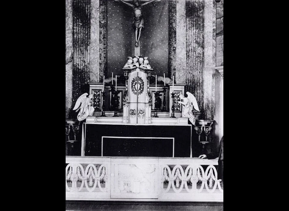 Kerkepad 76 De Liefde (St.Nicolaas buiten de Veste) altaar (1890c)