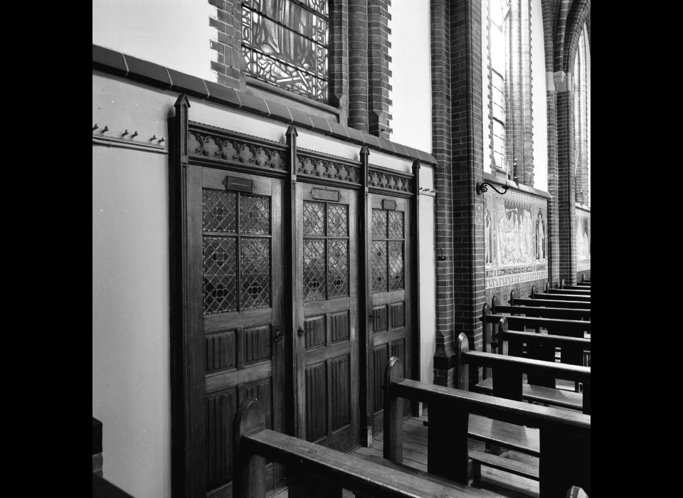 Bilderdijkstraat kerk De Liefde biechtstoel (1978)