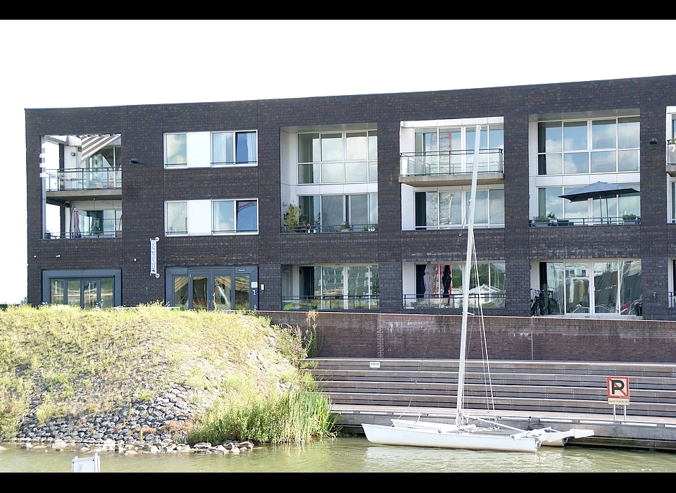Brigantijnkade 1-43 gebouw Tjalk, architect Marx & Steketee Architecten (2020)