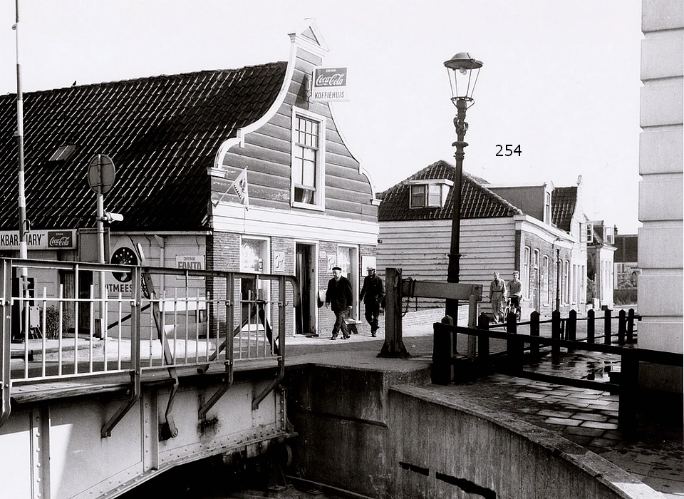 Buiksloterdijk 256-250 vanaf grote sluis (1968)