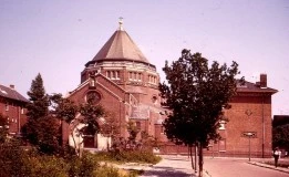 Gerardus Majellakerk, Ambonplein 79