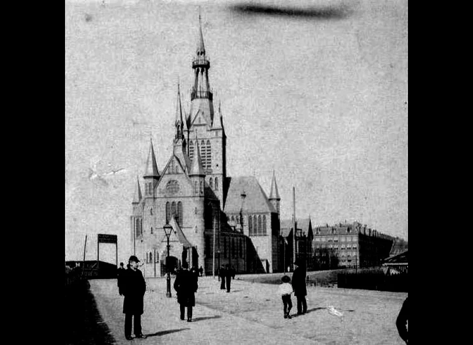 Maria Magdalenakerk (1900c) gebouwd 1889 gesloopt 1968, Spaarndammerstraat