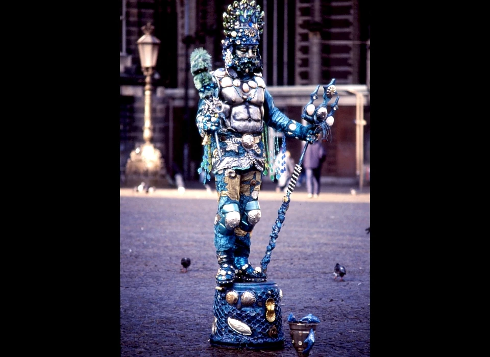 Dam straatartiest, levend standbeeld (2004)