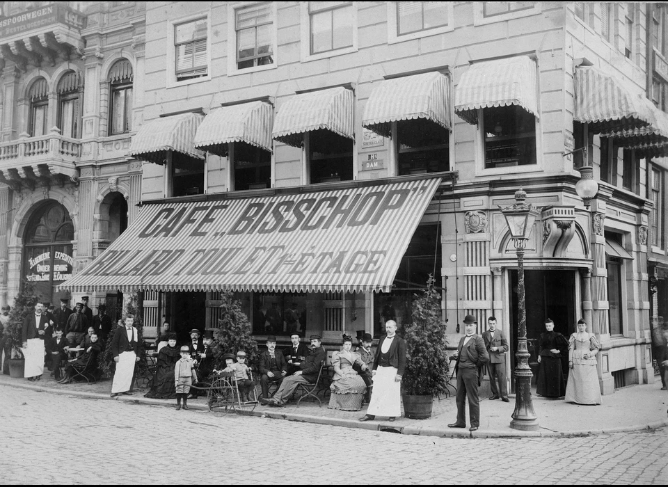 Dam 2 terras van café De Bisschop (1888)