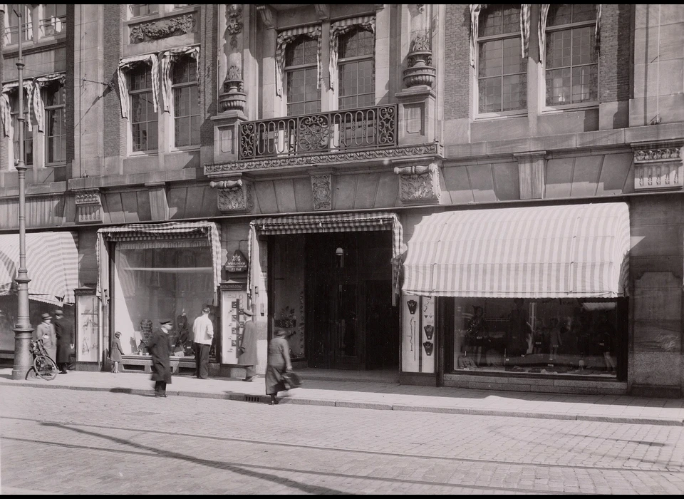 Dam 1 de entree aan het Damrak (1940)