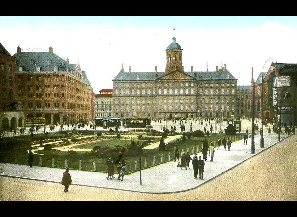 Dam in 1925 werd de modderpoel een plantsoen in afwachting van verdere bebouwingsplannen (1929)