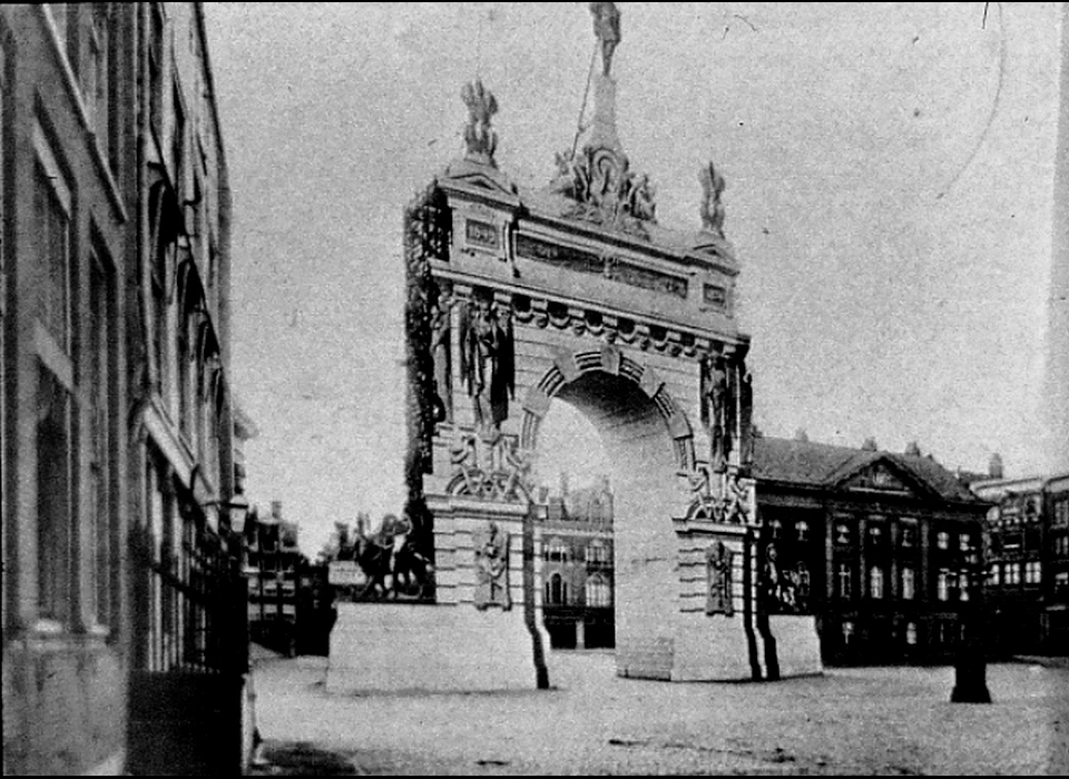 Versiering op de Dam bij het 25-jarig regeringsjubileum van koning Willem III (1874)