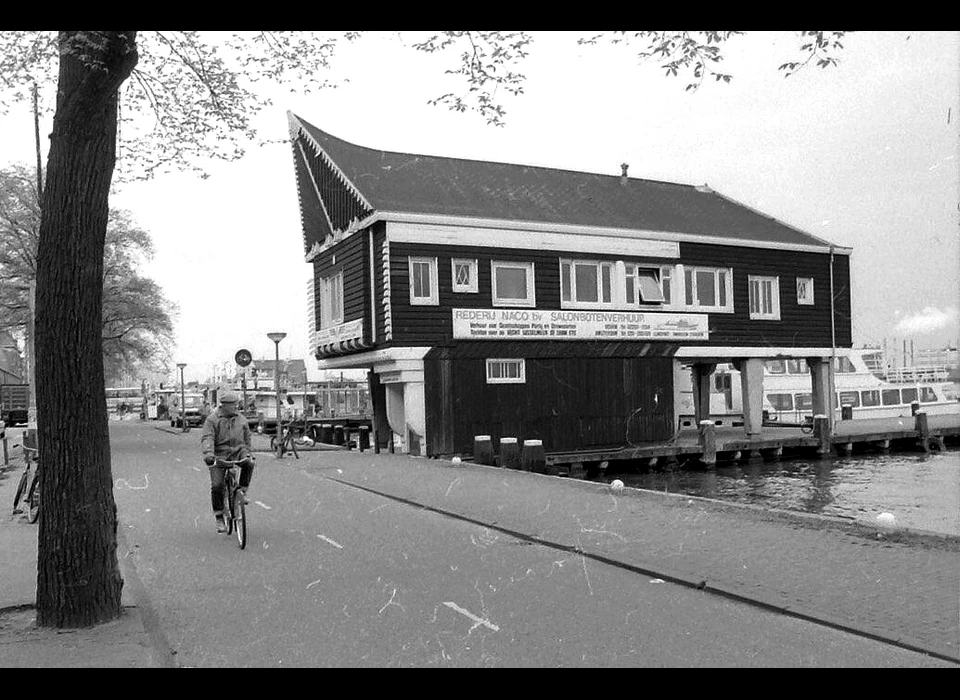 De Ruyterkade 84A Minangkabauerhuis of NACOhuis (1990)