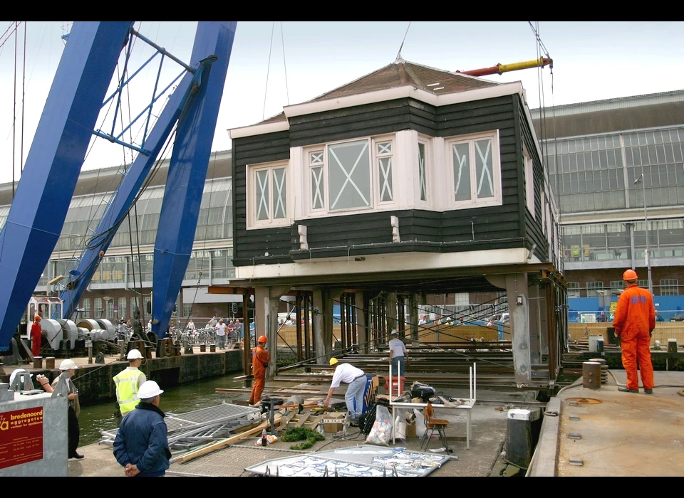 De Ruyterkade 84A NACOhuis gereedmaken voor transport (2004)