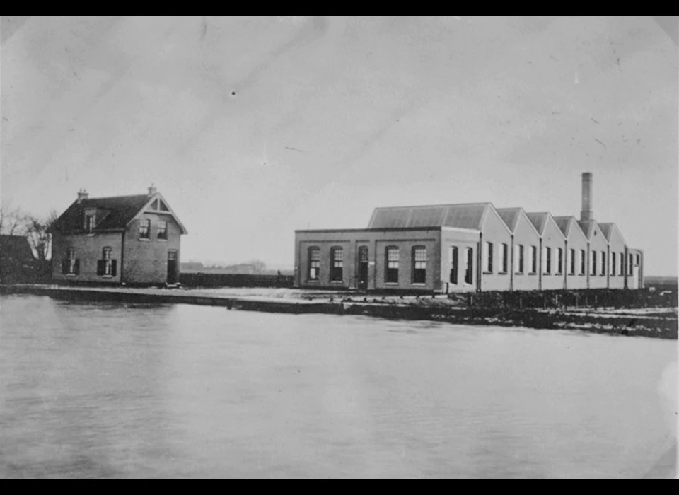 Duivendrechtsekade 67-68 Nederlandsche Cocaïne Fabriek (1909)