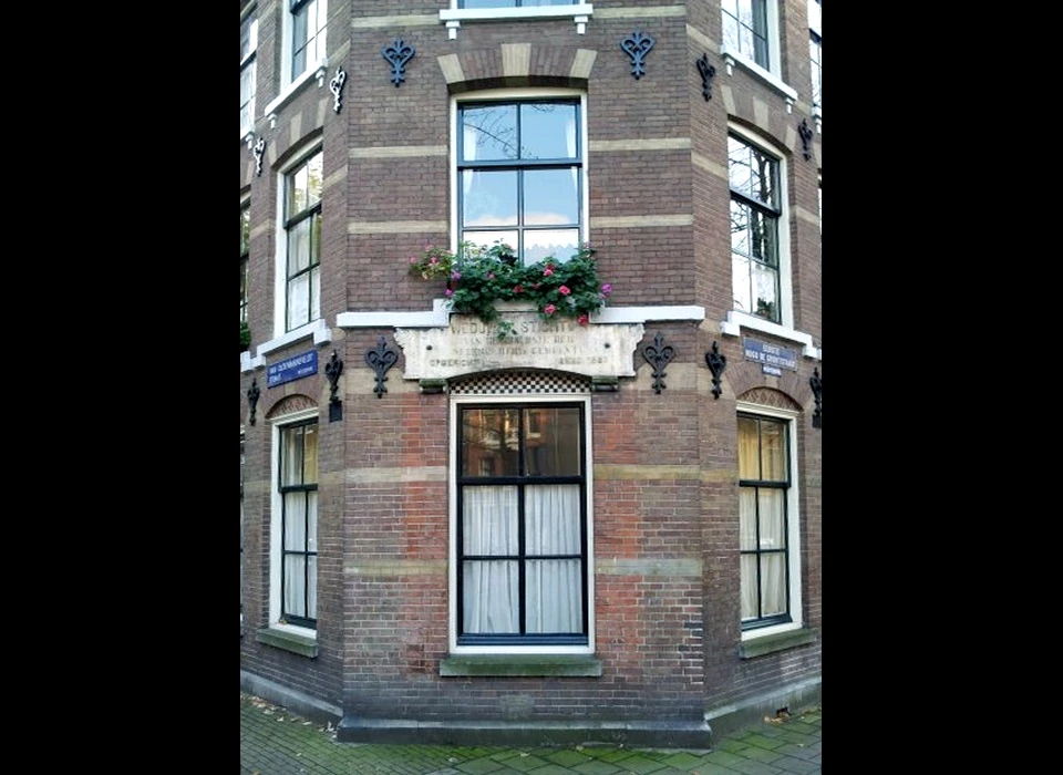 Eerste Hugo de Grootstraat 13 Weduwenhof oprichtingssteen