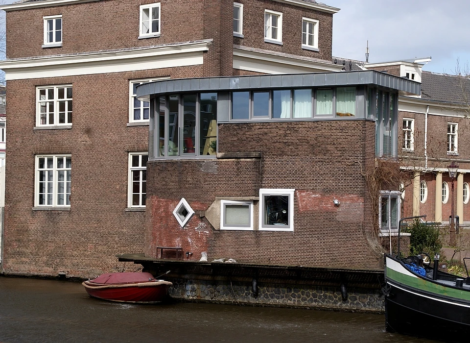 Entrepotdok 1 Hellebaardiershuis van Plantagekade (2023)