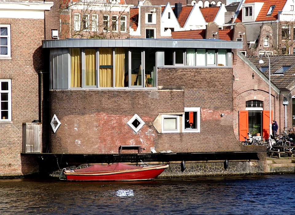 Entrepotdok 1 Hellebaardiershuis van Nieuwe Herengracht hoek Anne Frankstraat (2023)