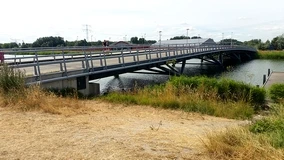 Fritz Dietrich Kahlenbergstraat, brug