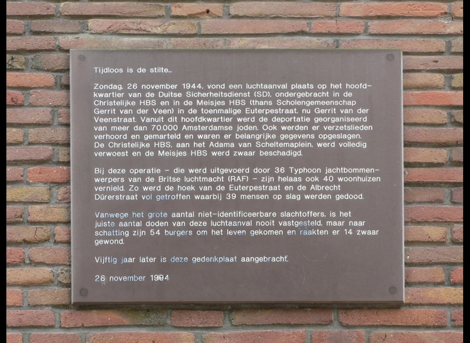 Gerrit van der Veenstraat 99 plaquette Tijdloos is de stilte
