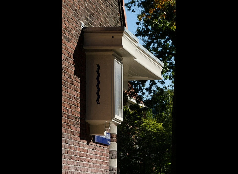 Gerrit van der Veenstraat 36-38 Lutherkapel geveldetail 2105)