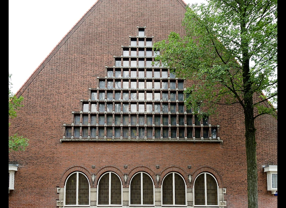 Gerrit van der Veenstraat 36-38 Lutherkapel venster gevel Gerrit van der Veenstraat (2015)