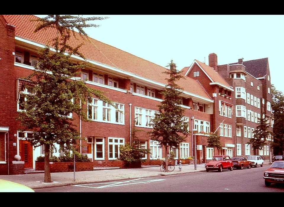 Gerrit van der Veenstraat 2-14 (1979)