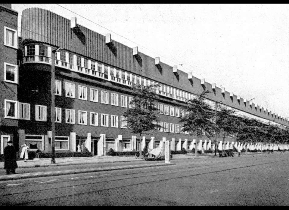 Hoofdweg Amsterdamse School (ca.1952)
