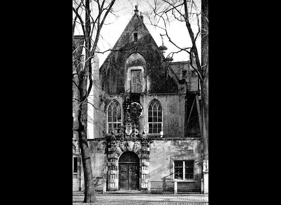 Oudezijds Voorburgwal 231 voor restauratie Gotische bouwstijl (ca.1918)