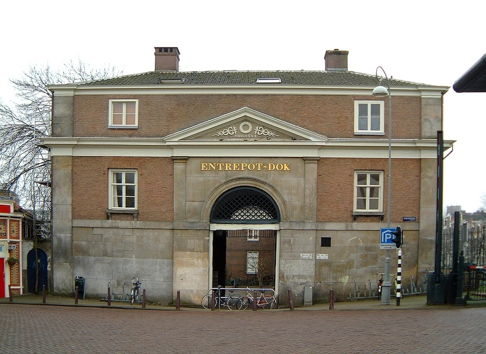 Kadijksplein 2 poortgebouw Entrepotdok Neo-Classicisme (2007)