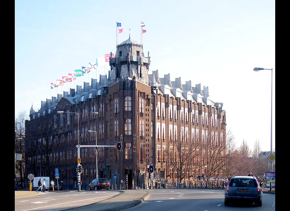 Prins Hendrikkade 108-114 Scheepvaarthuis Amsterdamse School (2011)