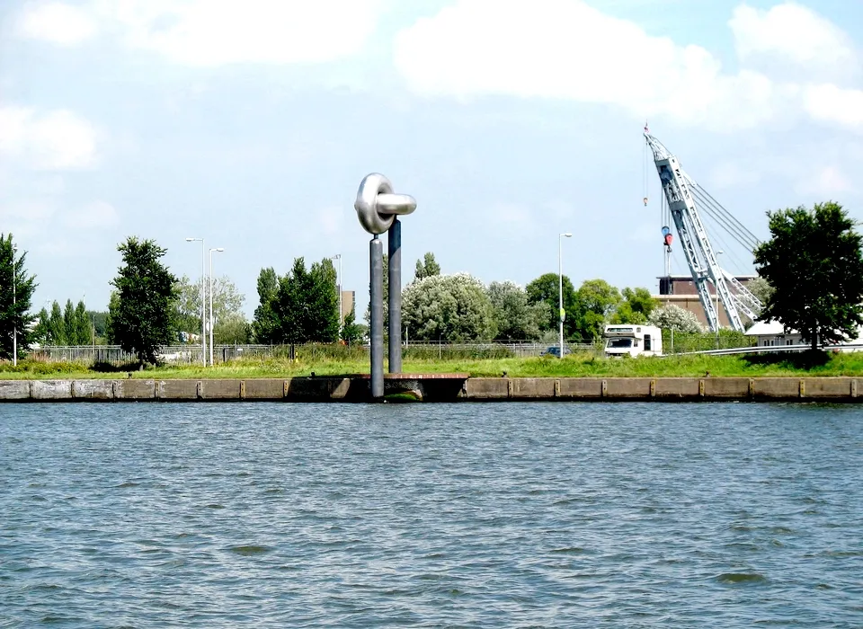 Grasweg kunstwerk de knoop (André Volten, 2004)