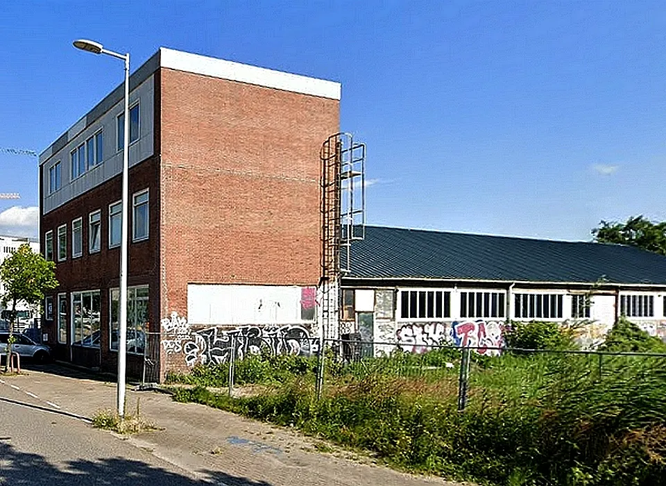 Grasweg 48 nog altijd in gebruik (2022)