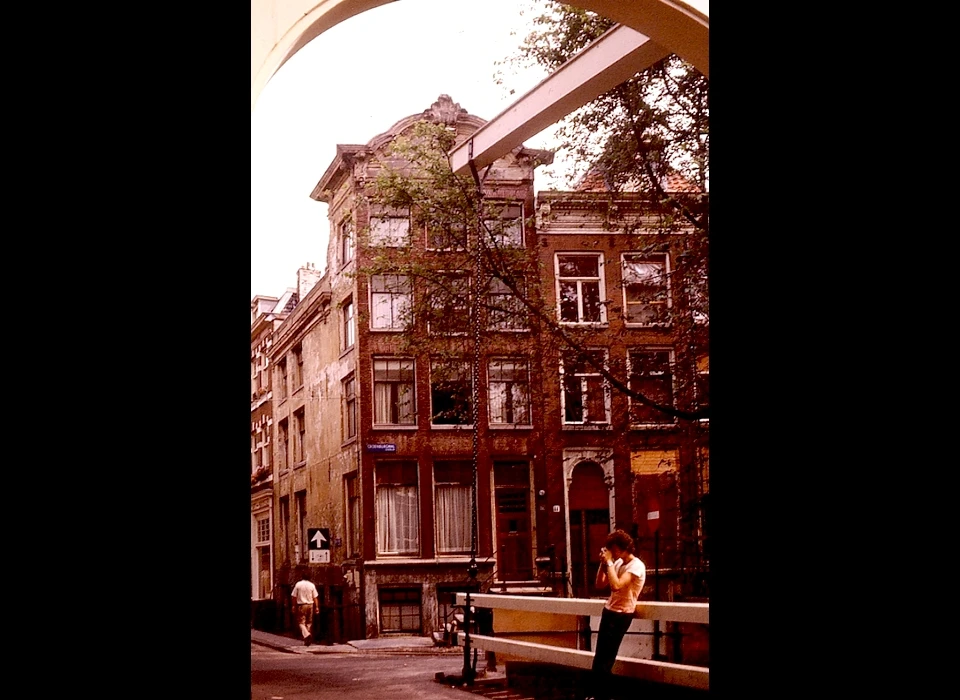 Groenburgwal 59 hoek met Staalstraat (1976)