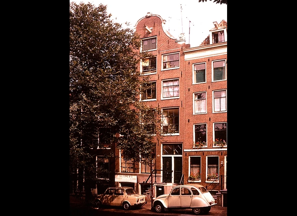 Groenburgwal 55, halsgevel van ca.1700 (1976)